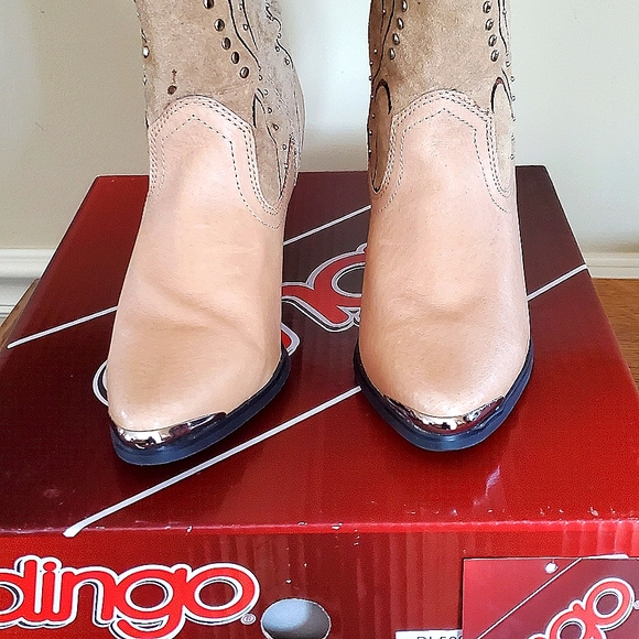 Dingo Womens Primerose Beige Cowboy, Western Boots Size 7 Medium (B, M) - Picture 2 of 5